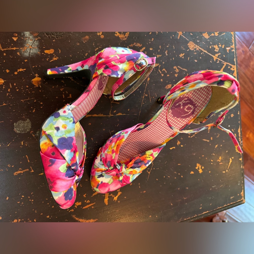 Colorful floral close toe heels